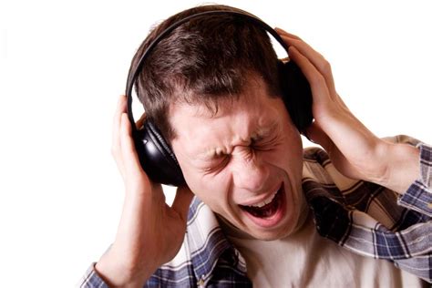 headphones are very loud and bad quality